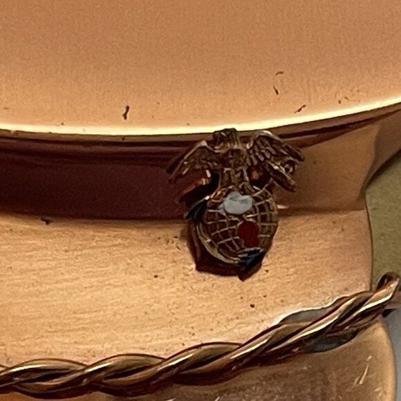 Vintage Sweetheart Compact WW2 Era USMC Military Hat Copper Brass Marines - Picture 2 of 16